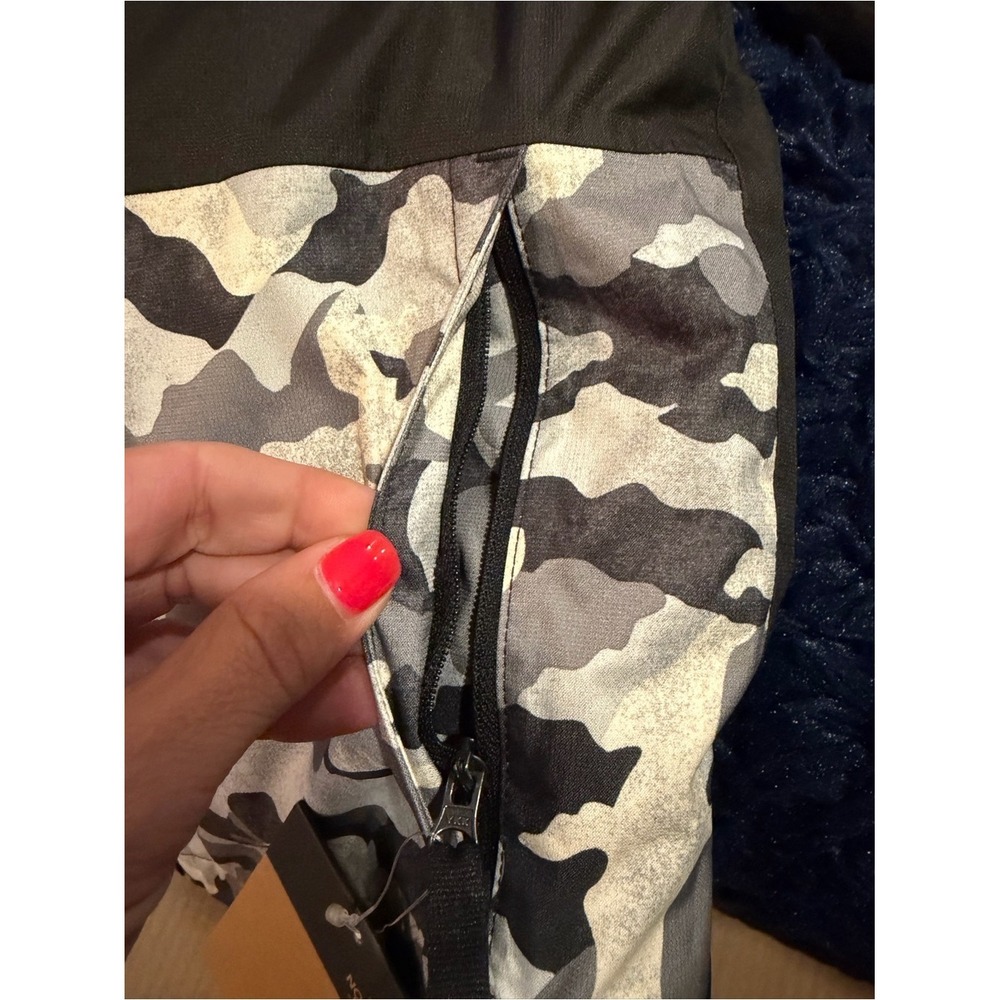 The North Face Boys Freedom Insulated Camo Jacket Black Gray XL 14/16 - Picture 5 of 8